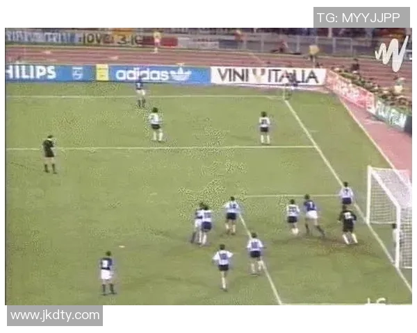 中国足球明星风采与成就全景解析